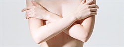 授乳によって乳頭を損傷し、形がいびつ